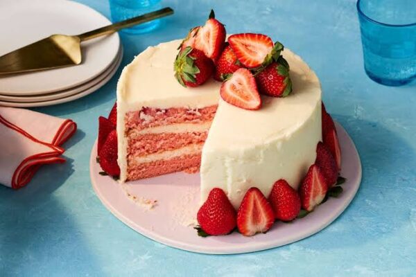 Vanilla Strawberry Cake