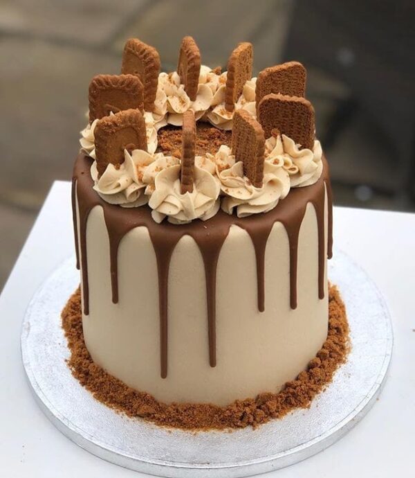 Lotus Biscoff Cake